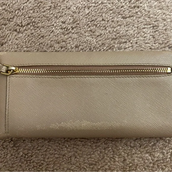 🌼PRADA SAFFIANO LEATHER TAN WALLET 🌼 - Picture 2 of 8